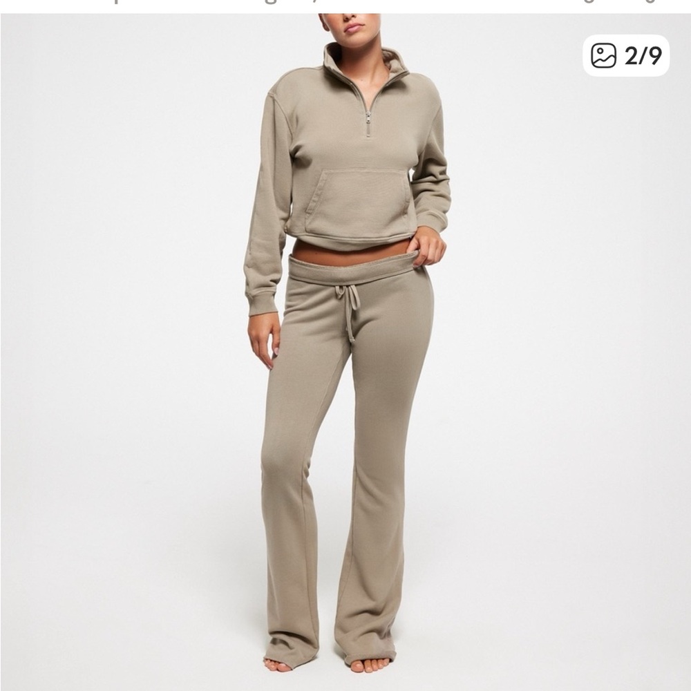 Skims French Terry Low Rise Pant Size M in Taupe